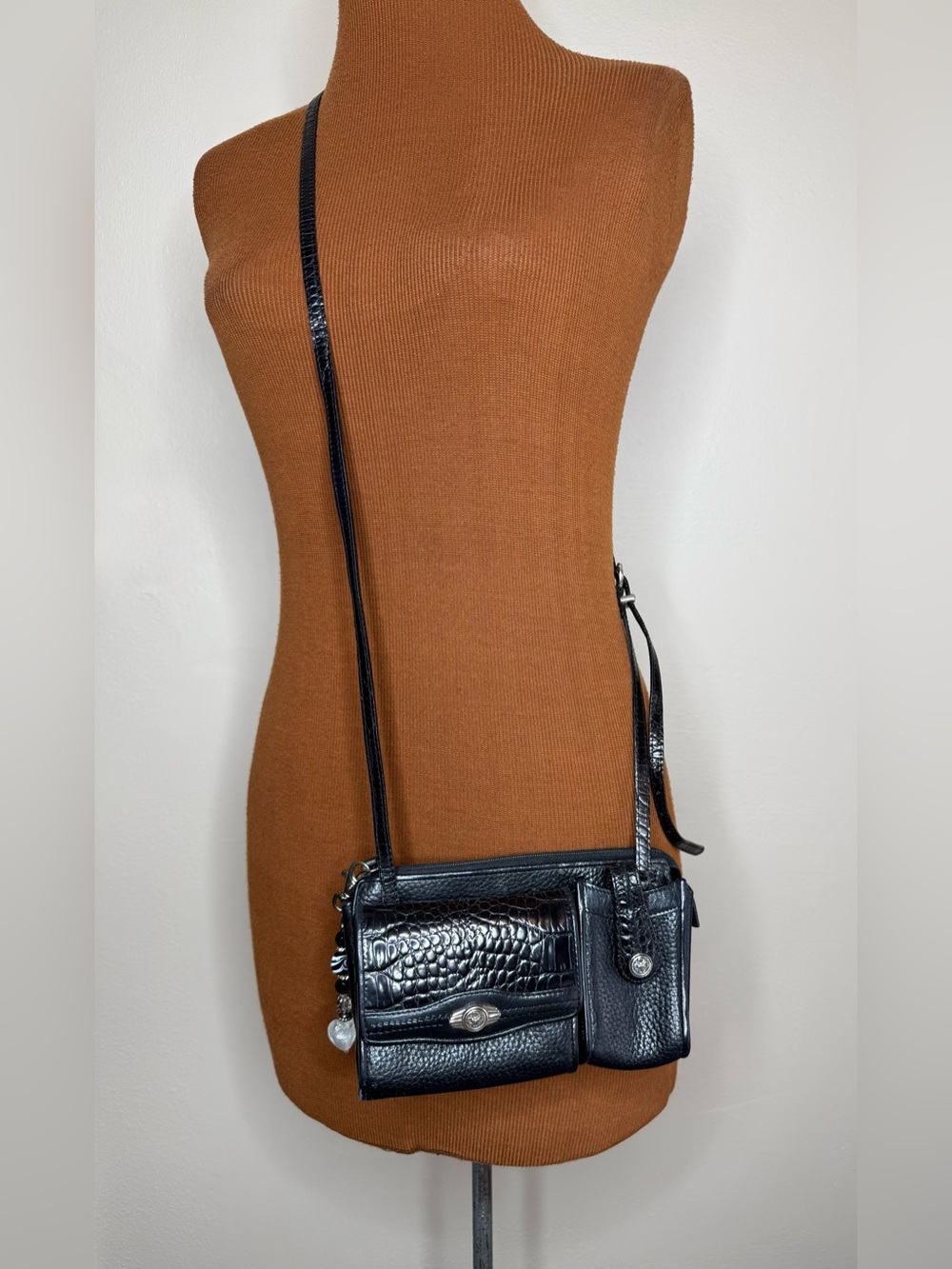 Brighton Vintage Handbag Black Leather Croc Embossed Crossbody Shoulder Bag